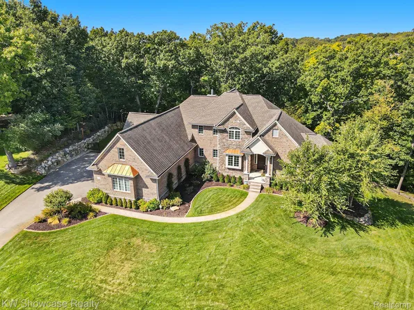 12295 Boulder Pass, Milford, MI 48380