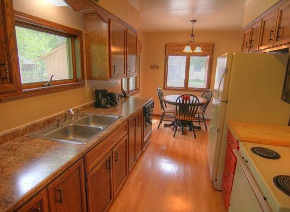 4th image of 11011 Vincent Ave S