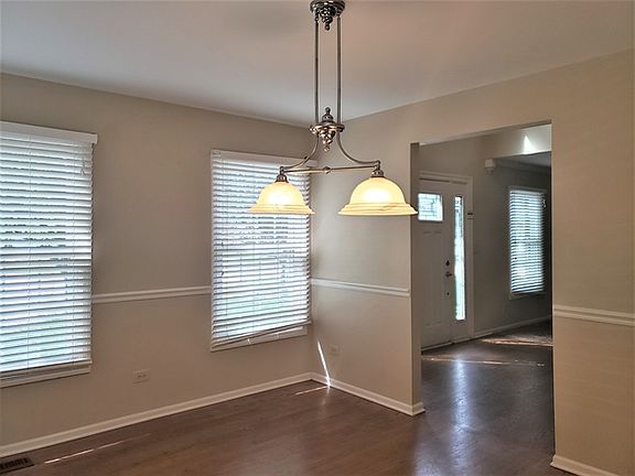 4th image of 4405 Cove Cir