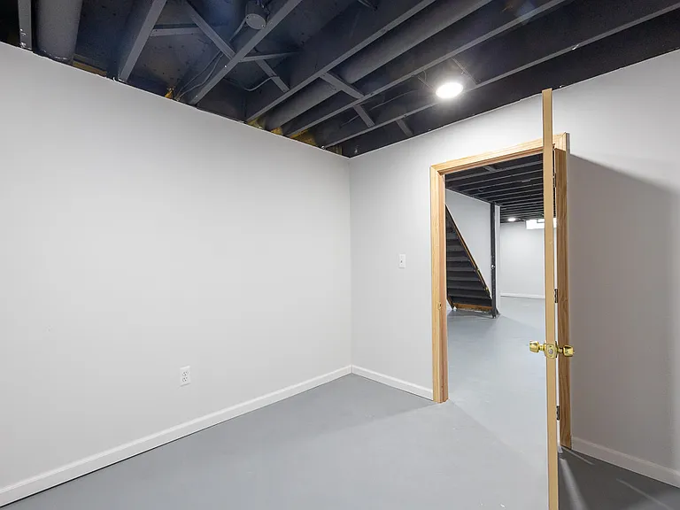 6275 Fairbrook Ct — Photo 17