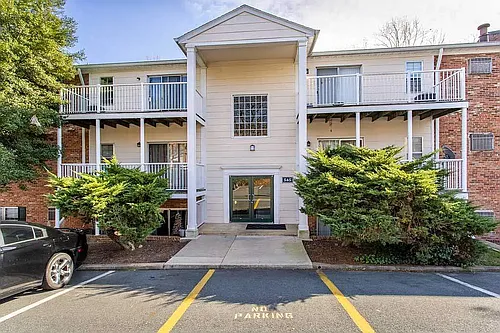 545 Burgoyne Rd #2 Photo 1