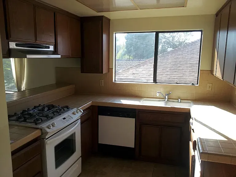 919 W San Marino Ave #A — Photo 2
