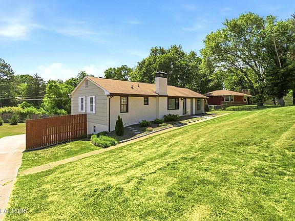 3rd image of 4416 Exemouth Dr