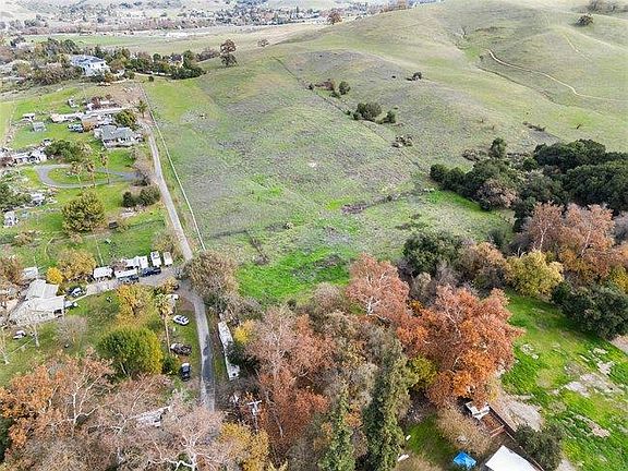 5th image of 20300 Almaden Rd