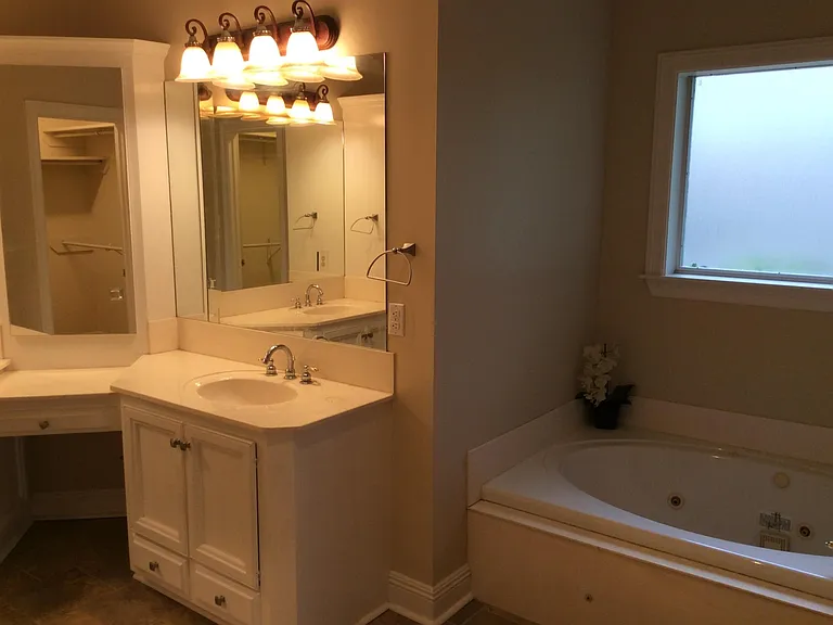 106 Burt Cir — Photo 15