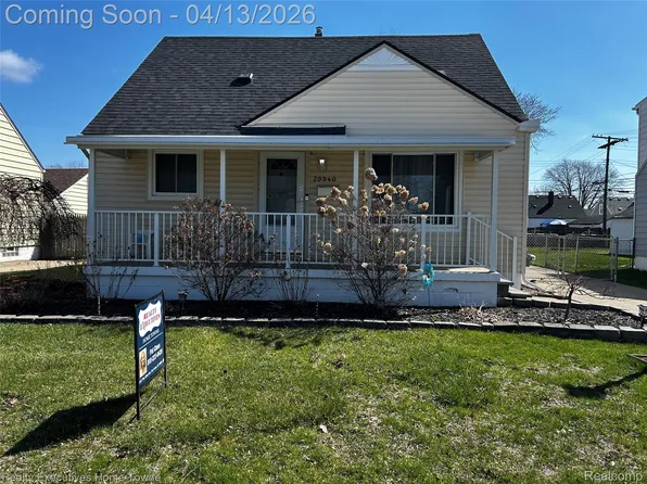 29940 John J St, Roseville, MI 48066