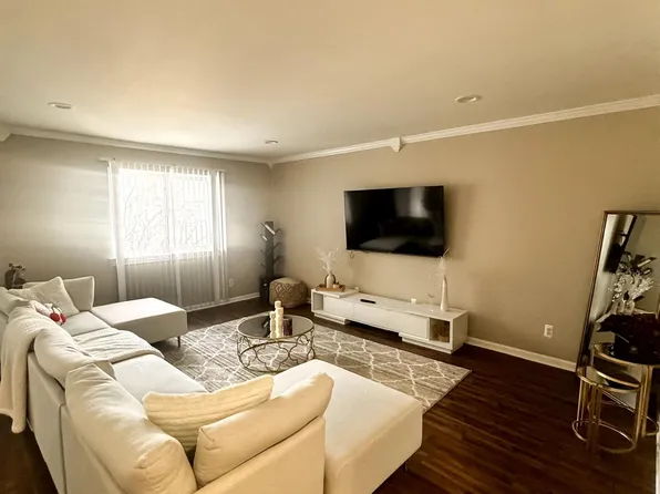13940 Camelot Dr #88, Sterling Heights, MI 48312