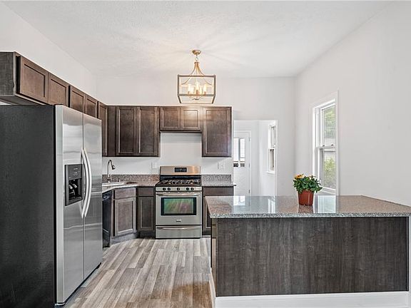 5th image of 4310 Wood Ave