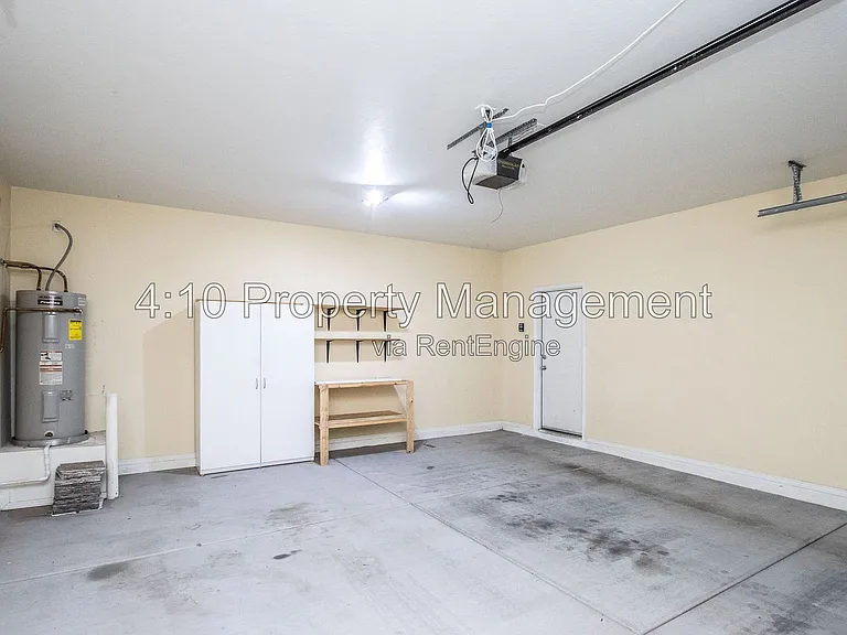 1161 E Boston St — Photo 28