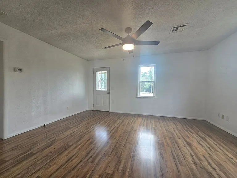 920 W Farrall St — Photo 20