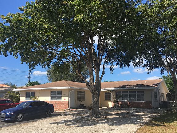 4th image of 1821 NE 56th St APT 3