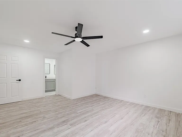 2210 Stillmeadow Dr — Photo 14