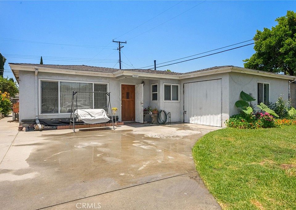 1st image of 13608 Las Vecinas Dr