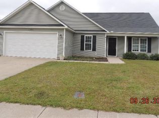 1059 Fairfield Cir, Raeford, NC 28376