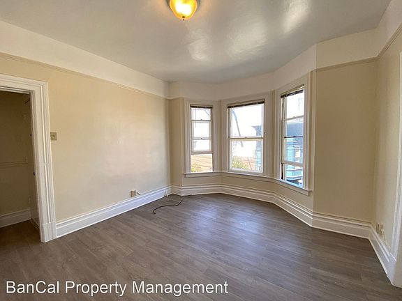 4th image of 204 Dore St Unit 210