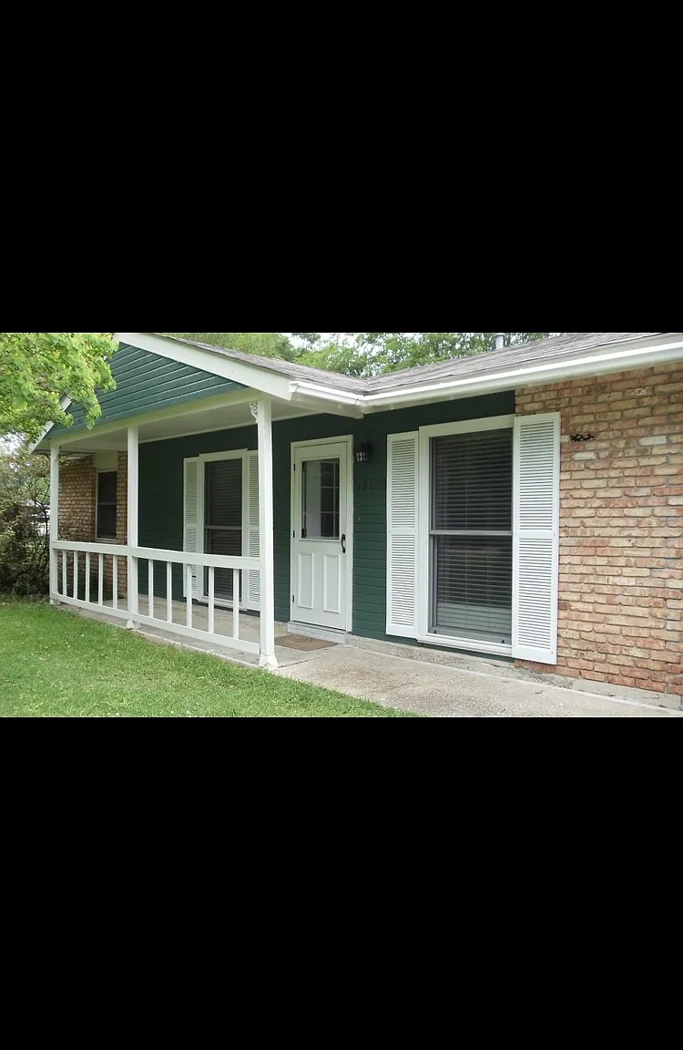 12105 Foster Rd — Photo 1