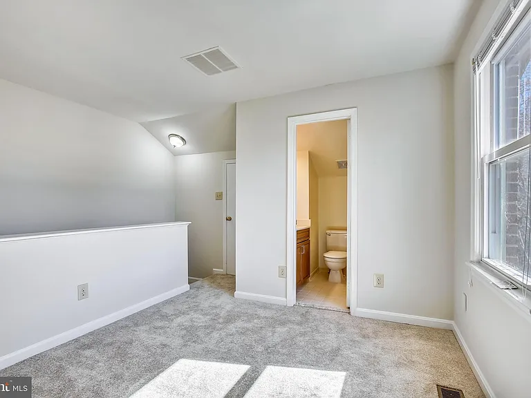 1525 Oronoco St — Photo 15