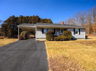 2 Rachel Dr, North Grosvenordale, CT 06255