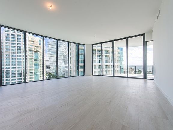 4th image of 2821 S Bayshore Dr Unit 10D