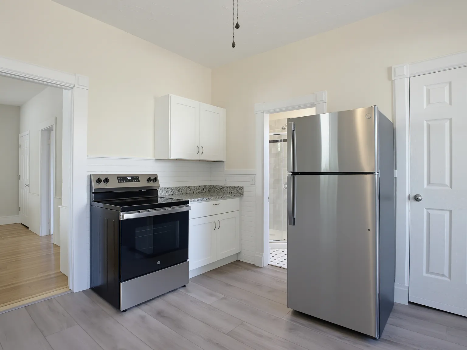 2 bed, 1070 sqft, $2,300 — Photo 4