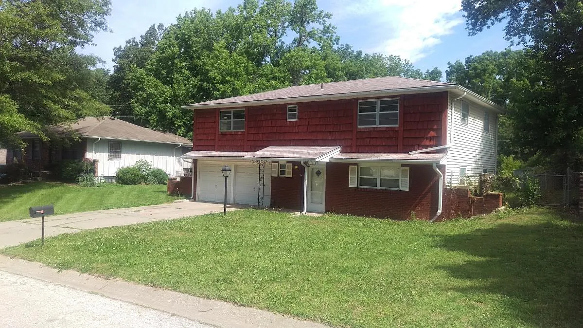 4 bed, 1630 sqft, $1,800 — Photo 2