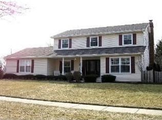 488 Staunton Rd, Naperville, IL 60565