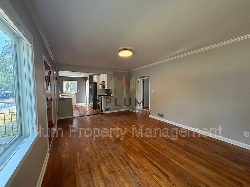 4 bed, 2.0 bath, 1780 sqft, $3,250 — Photo 4