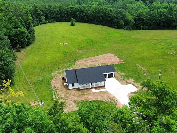 4th image of 601 Mockingbird Ln