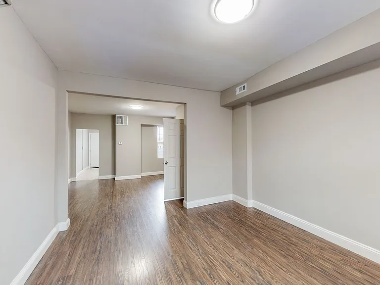 2867 Mayfield Ave — Photo 6