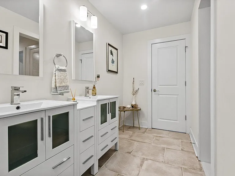 1649 E Eyre St #7 — Photo 21