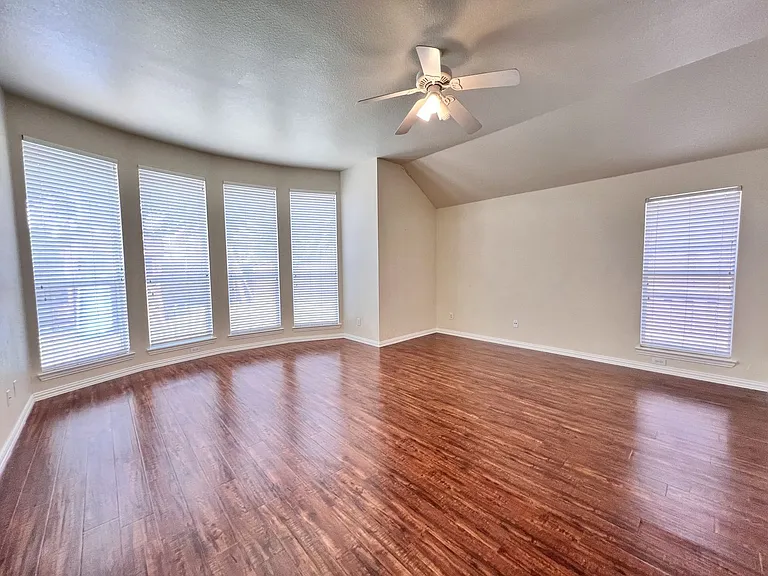 2902 Cedar Wood Dr — Photo 14