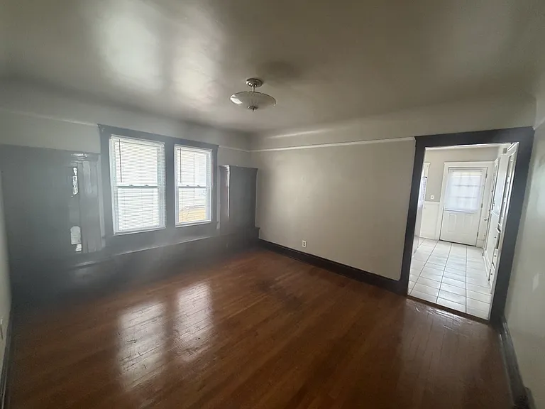 10324 Bernard Ave — Photo 6
