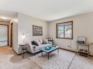 7230 Vista Ct, Eden Prairie, MN 55346