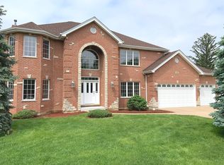 904 Cumnor Rd, Downers Grove, IL 60516