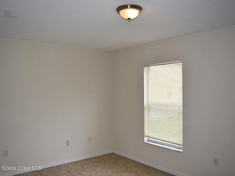 334 Bordeaux Ave NE — Photo 27