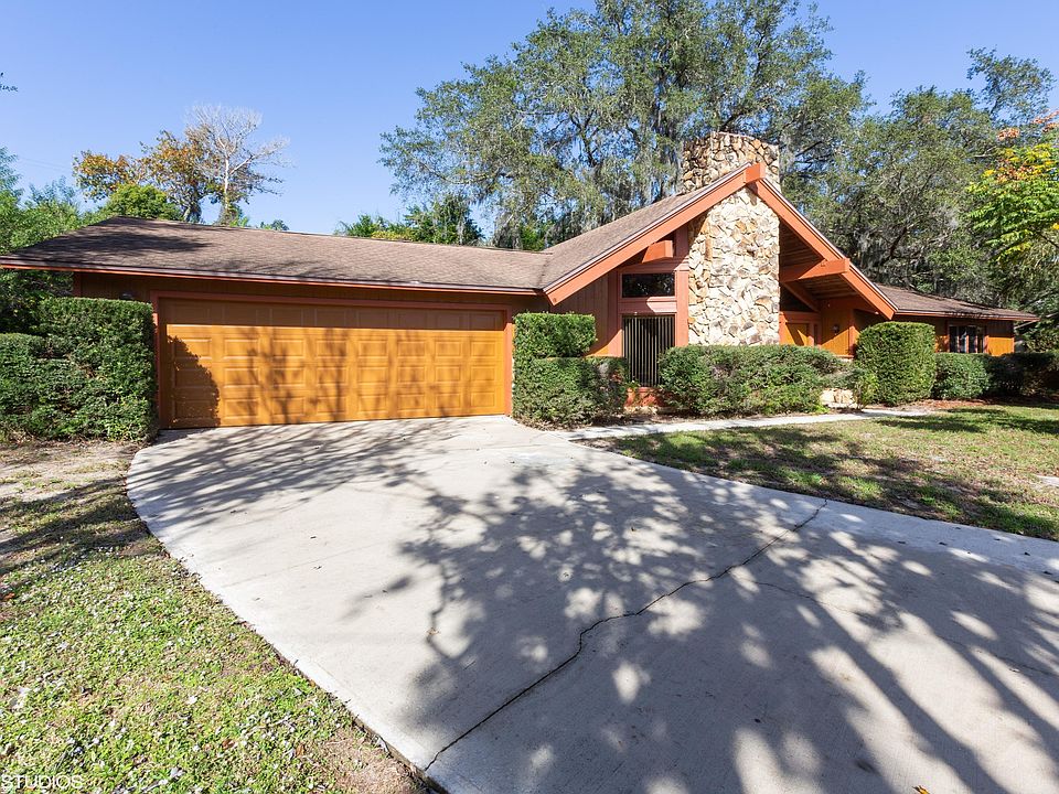 1st image of 10 Fairglen Dr