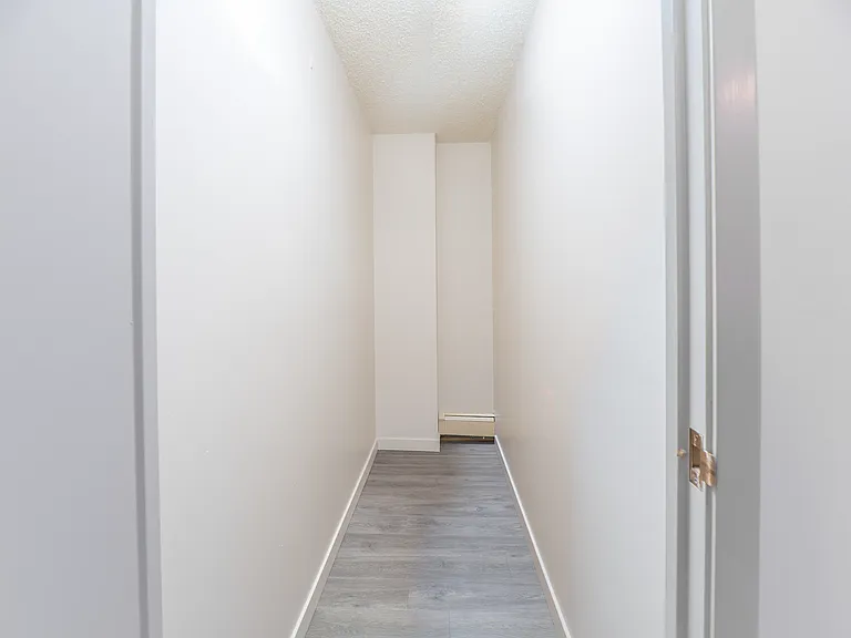 2120 Southland Dr SW — Photo 10