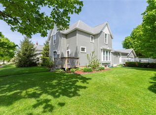 515 E 8th St, Vinton, IA 52349