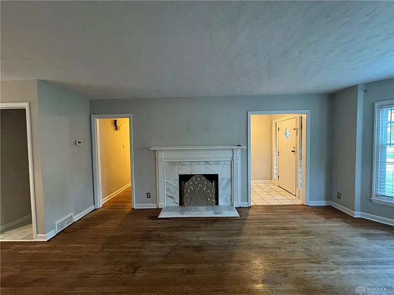 1260 Delaine Ave — Photo 3