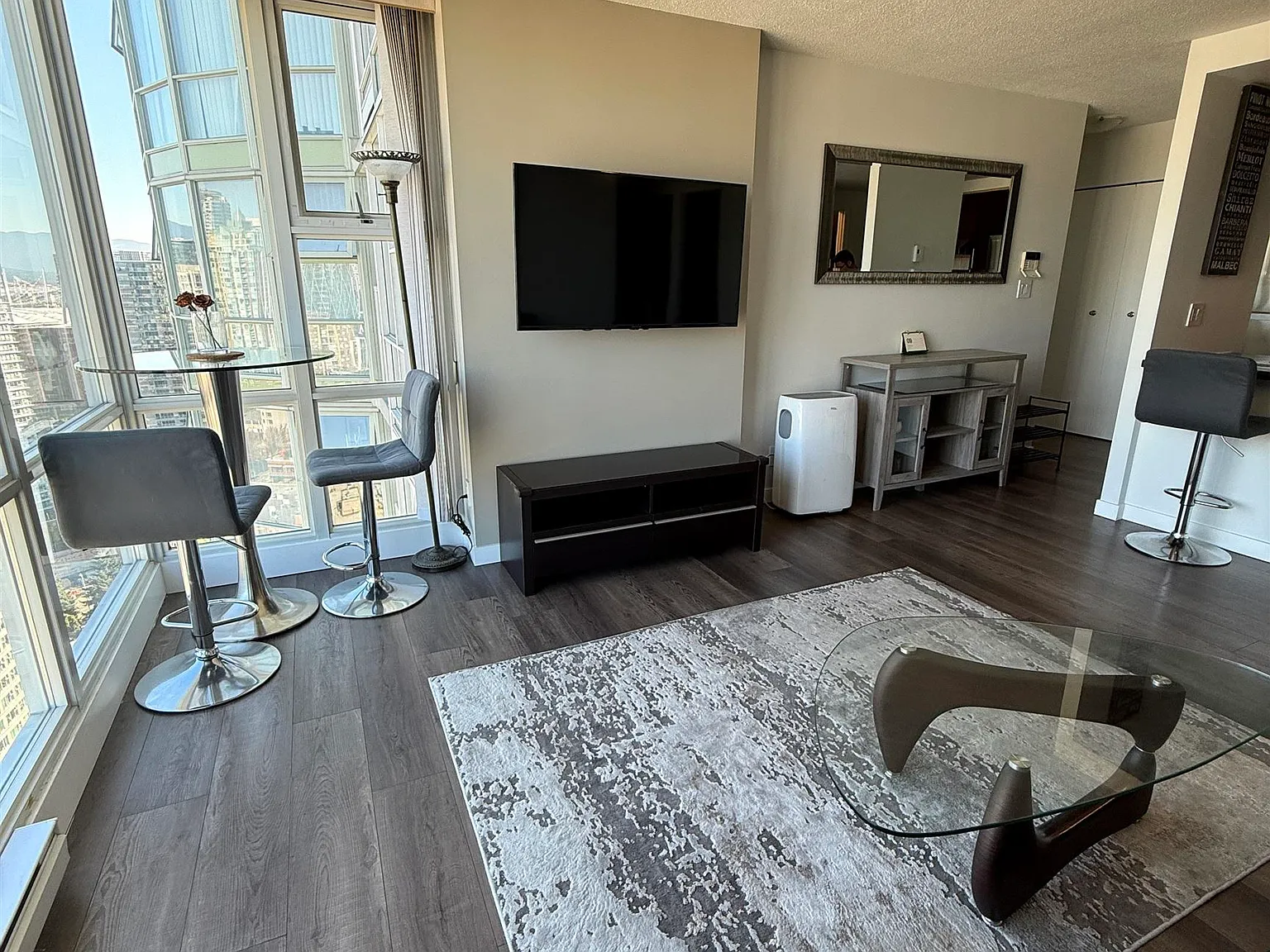 1 bed, 625 sqft, $3,200 — Photo 4