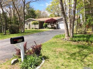 220 Helme Ave, Miller Place, NY 11764