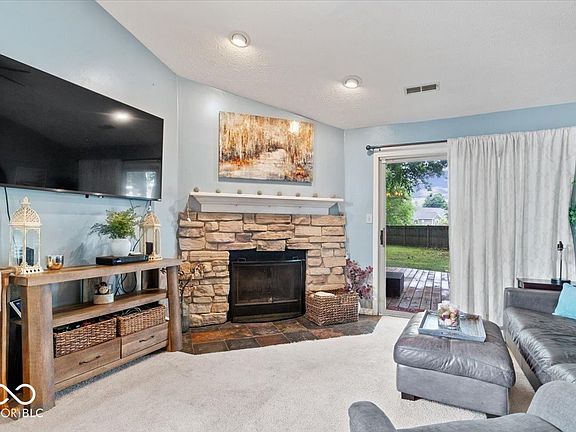 5th image of 1925 Harvest Meadows Dr S