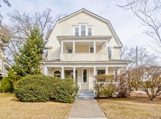 77 S Park Ave, Longmeadow, MA 01106