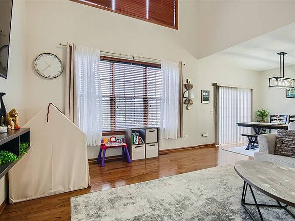 5th image of 14956 S Suffolk Ct