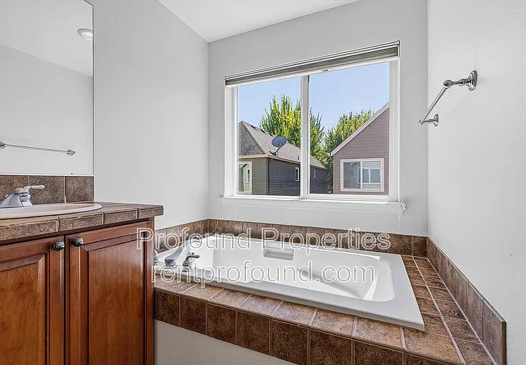1140 SE Tamango St — Photo 23