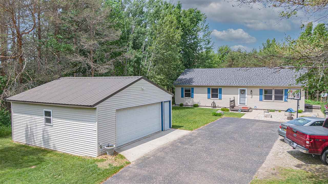 5645 Rustic Rd, Petoskey, MI 49770 MLS 471560 Zillow