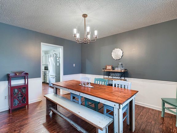 5th image of 2206 Merriewood Dr