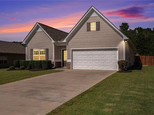 70 Oak Hollow Way, Aragon, GA 30104
