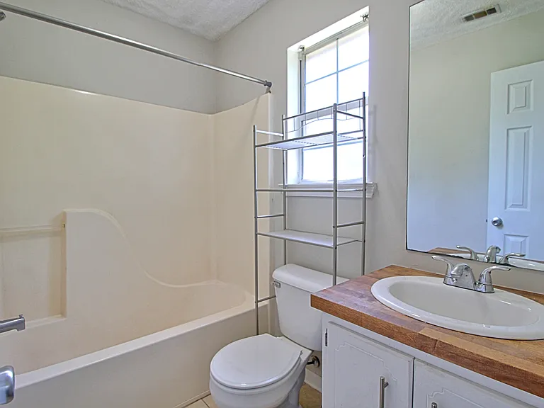 218 Sheila Dr — Photo 15