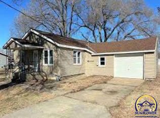 16 W Valley St, Council Grove, KS 66846